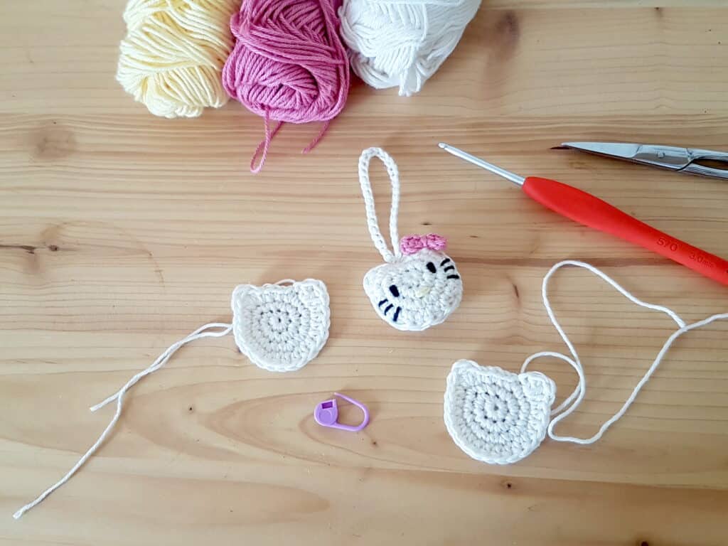 porte-clés hello kitty en crochet