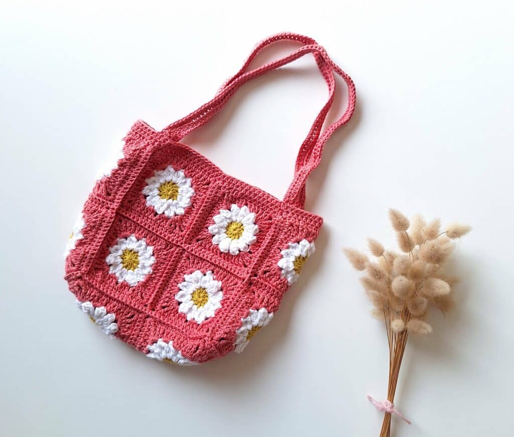 crocheter sac en granny squares fleur