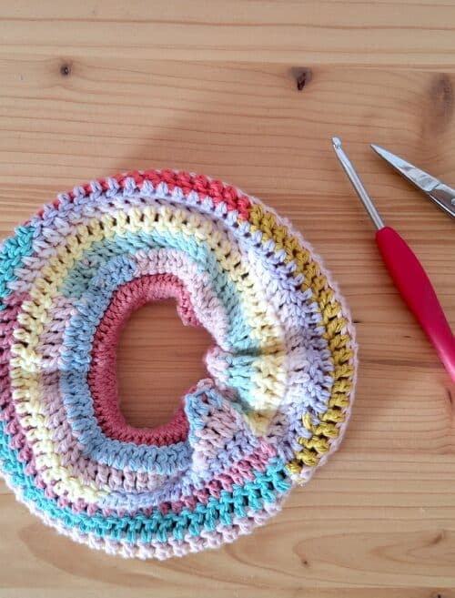 maxi chouchou multicolore crochet