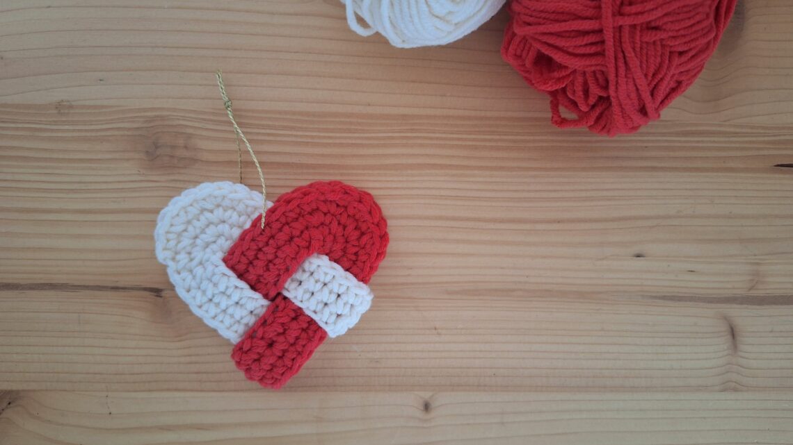 tuto du coeur tressé en crochet